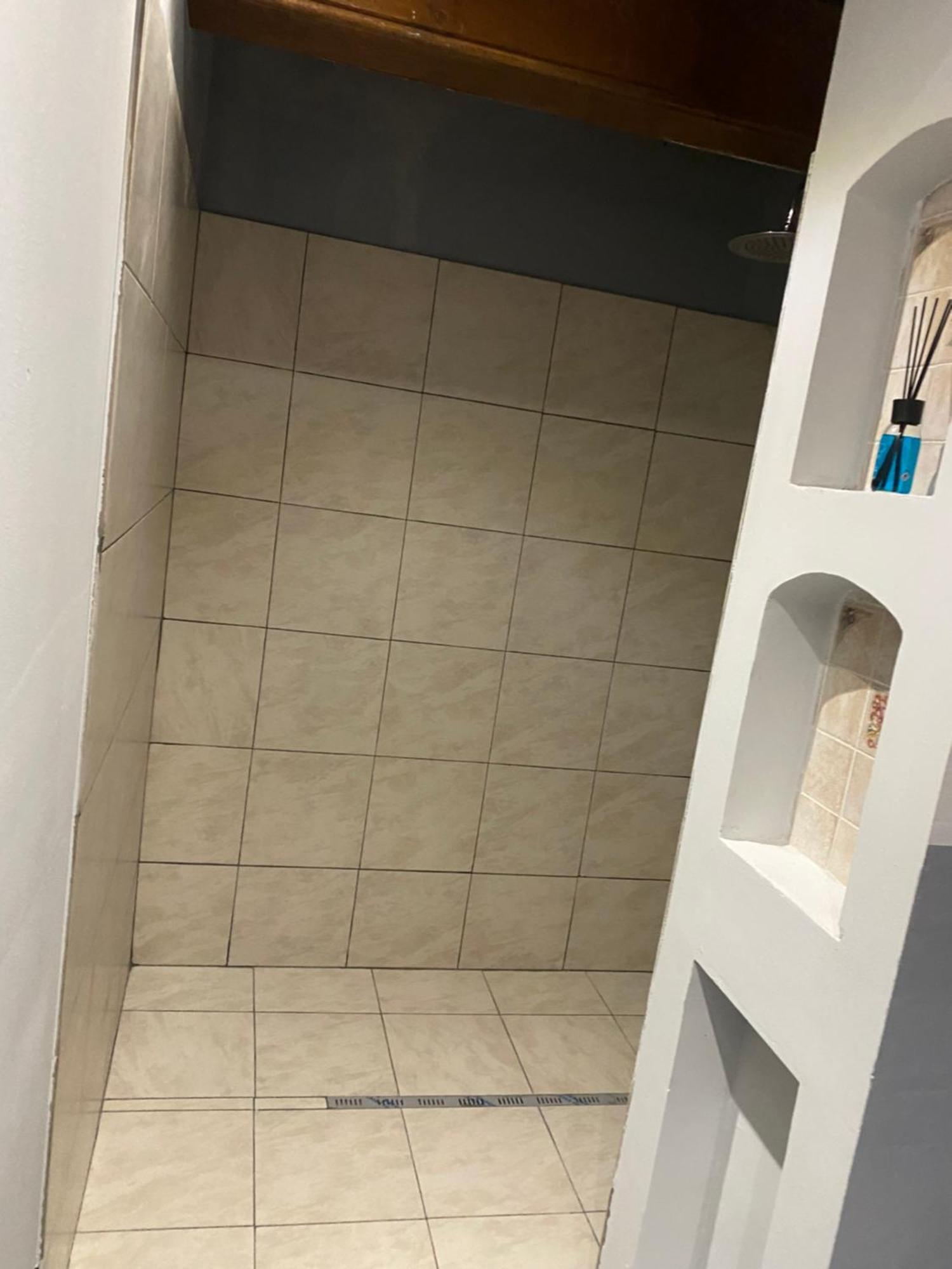 La Casa Di Cate & Adry Panzió Envie Kültér fotó